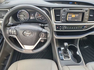 2016 Toyota Highlander LE