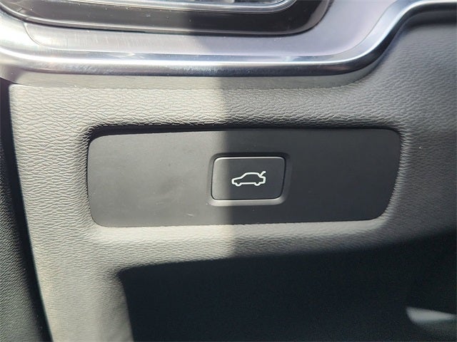 2024 Volvo S60 B5 Core Dark Theme