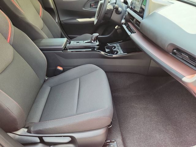 2025 Toyota Prius Plug-In Hybrid SE