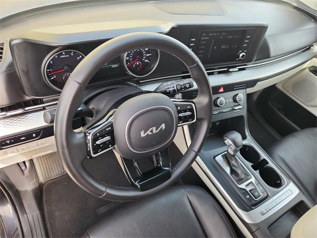 2023 Kia Carnival LX