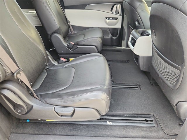 2023 Kia Carnival LX