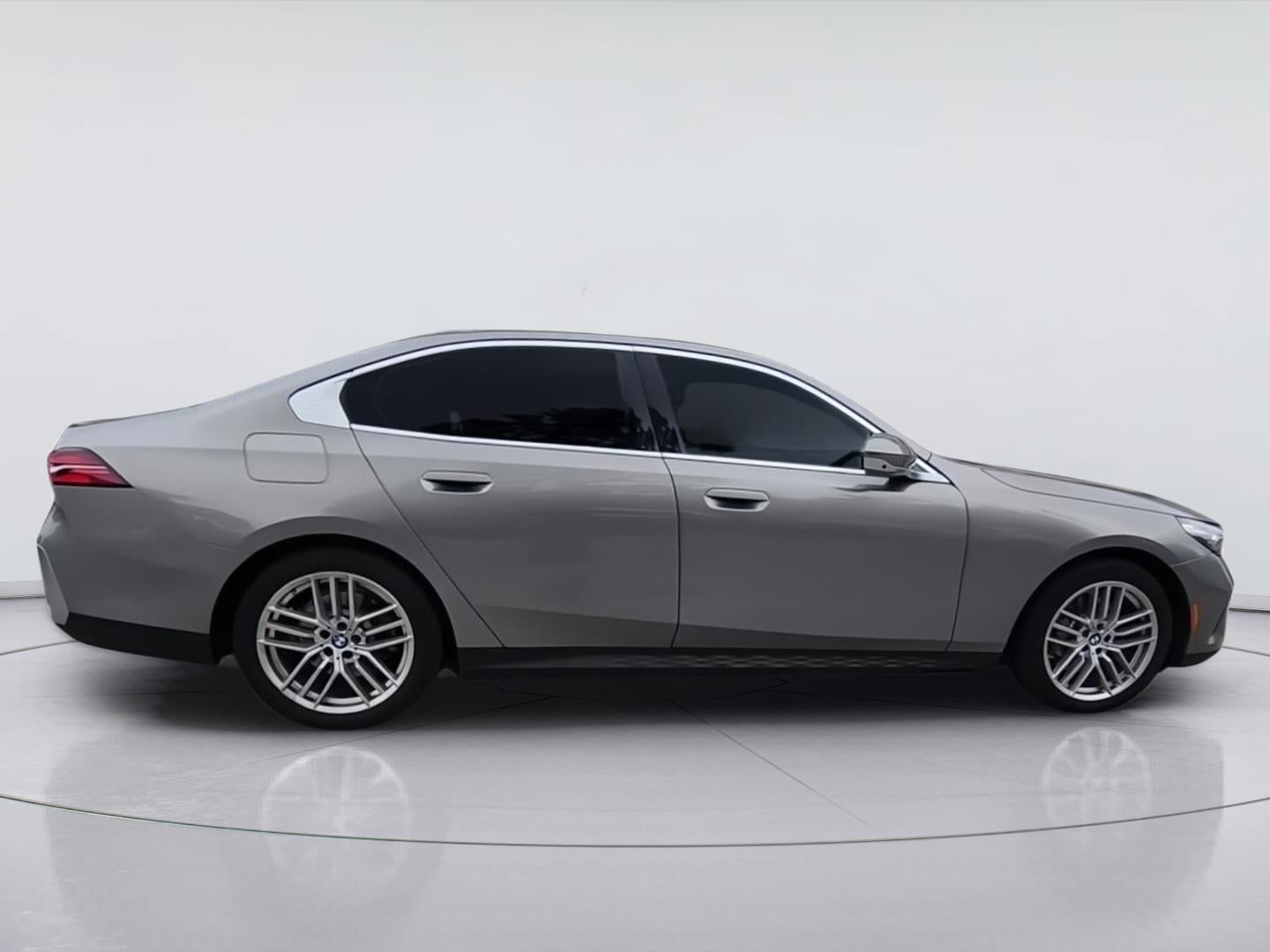 2024 BMW 5 Series 530i