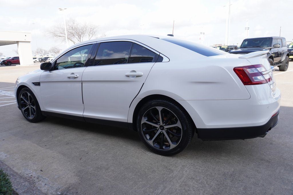 2016 Ford Taurus SHO
