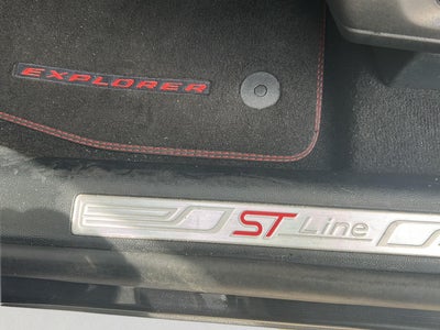 2024 Ford Explorer ST-Line