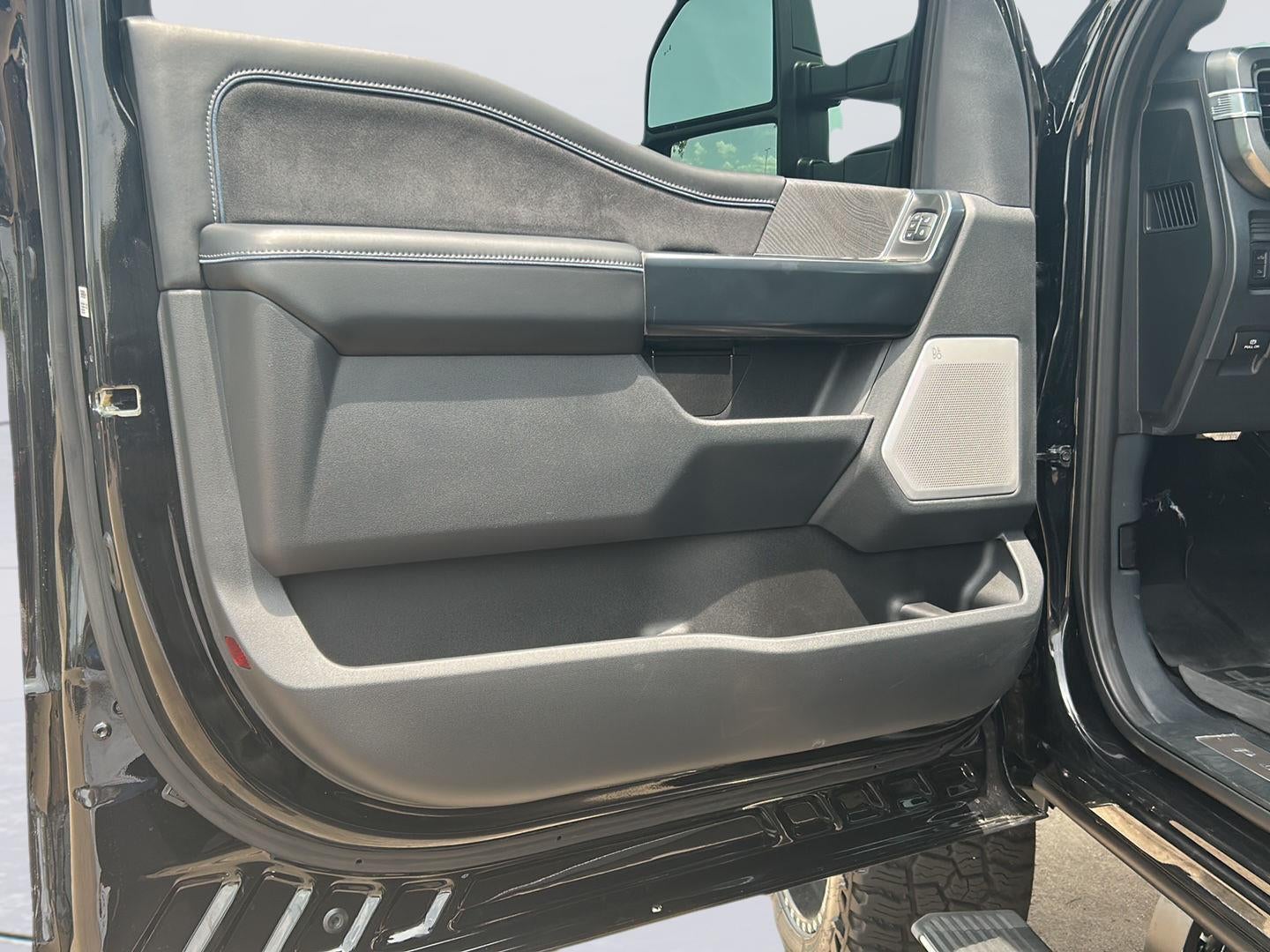 2025 Ford Super Duty F-250 Platinum