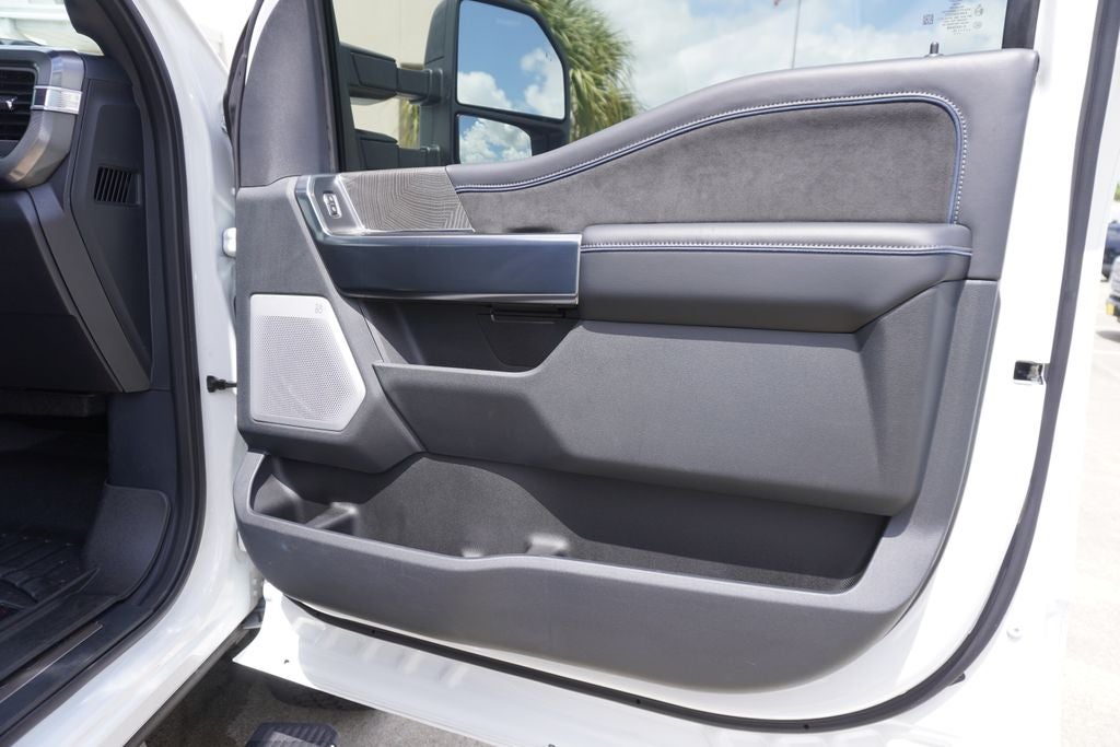 2025 Ford F-250SD Platinum
