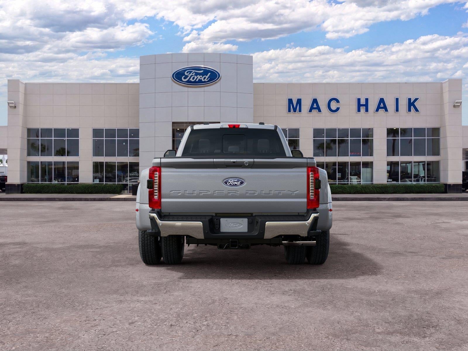 2027 Ford Super Duty F-350 DRW Lariat