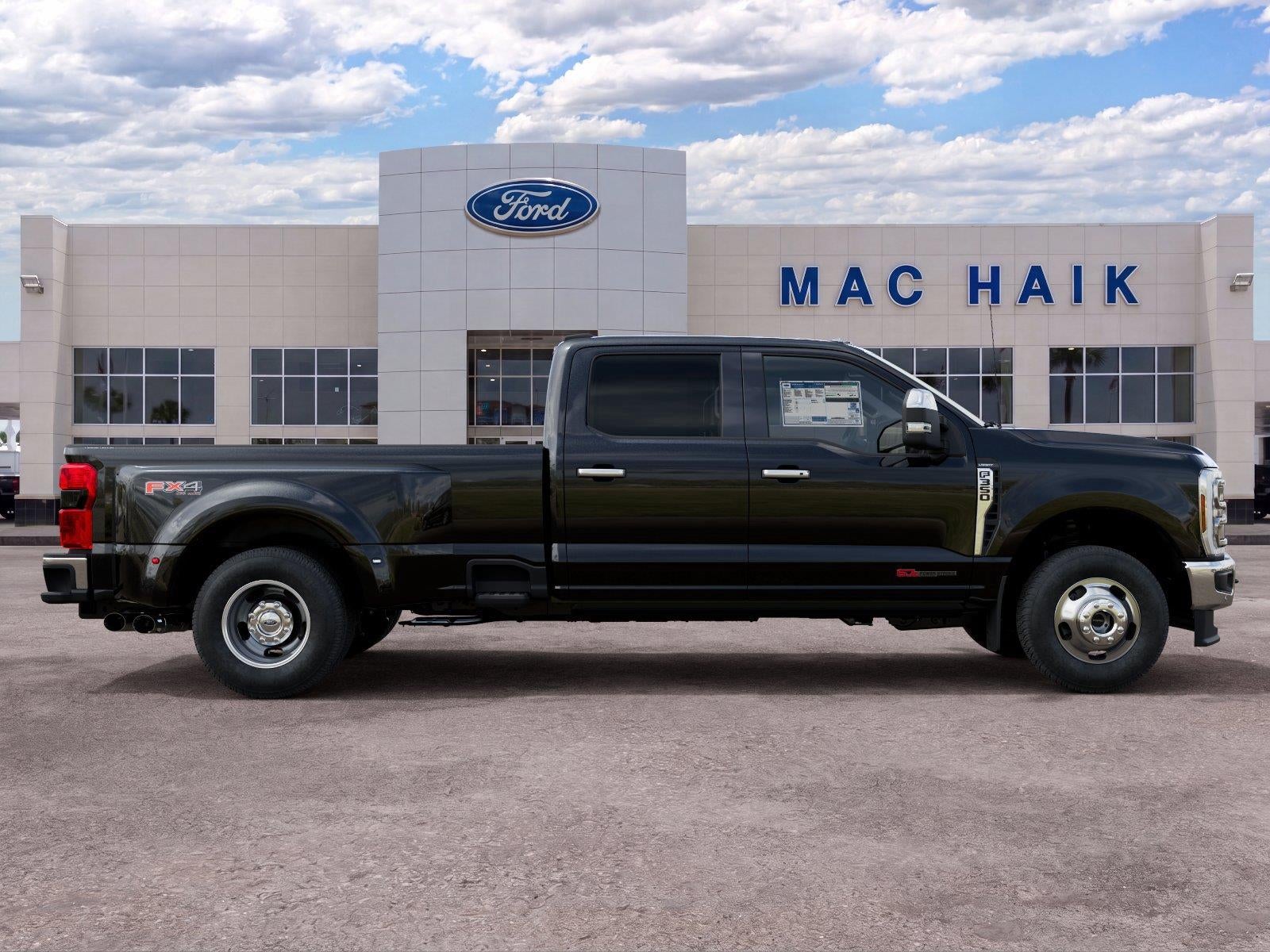 2027 Ford Super Duty F-350 DRW Lariat
