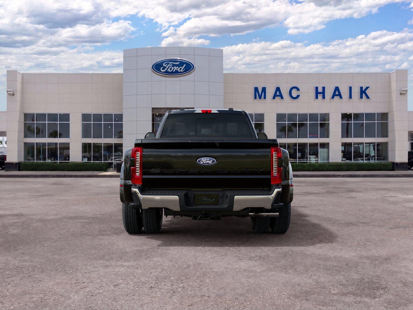 2027 Ford Super Duty F-350 DRW Lariat