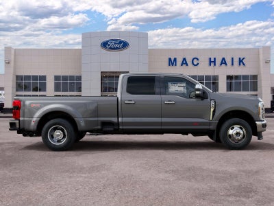 2027 Ford Super Duty F-350 DRW Lariat