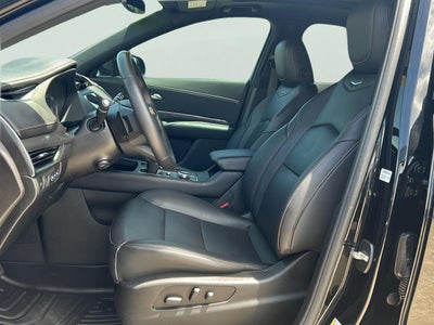 2022 Cadillac XT4 AWD Sport