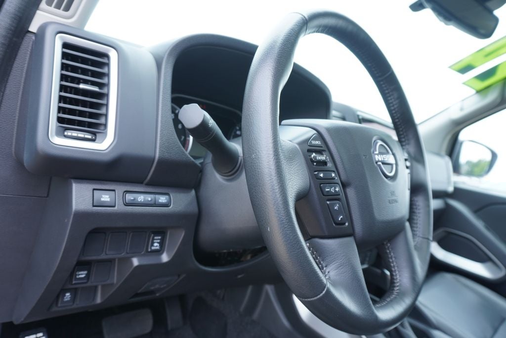 2024 Nissan Frontier SL