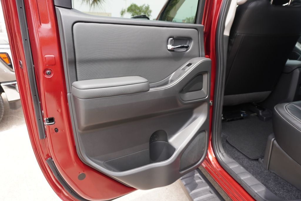 2024 Nissan Frontier SL