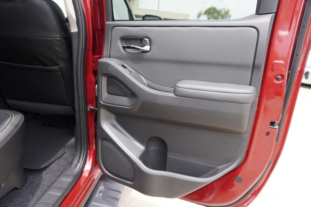 2024 Nissan Frontier SL