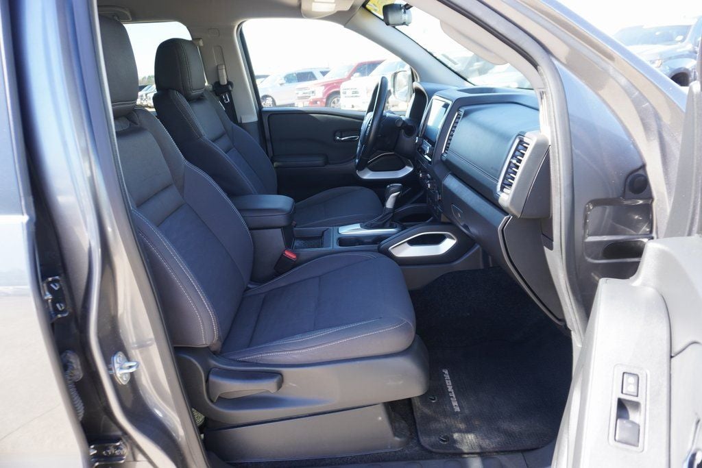 2024 Nissan Frontier SV