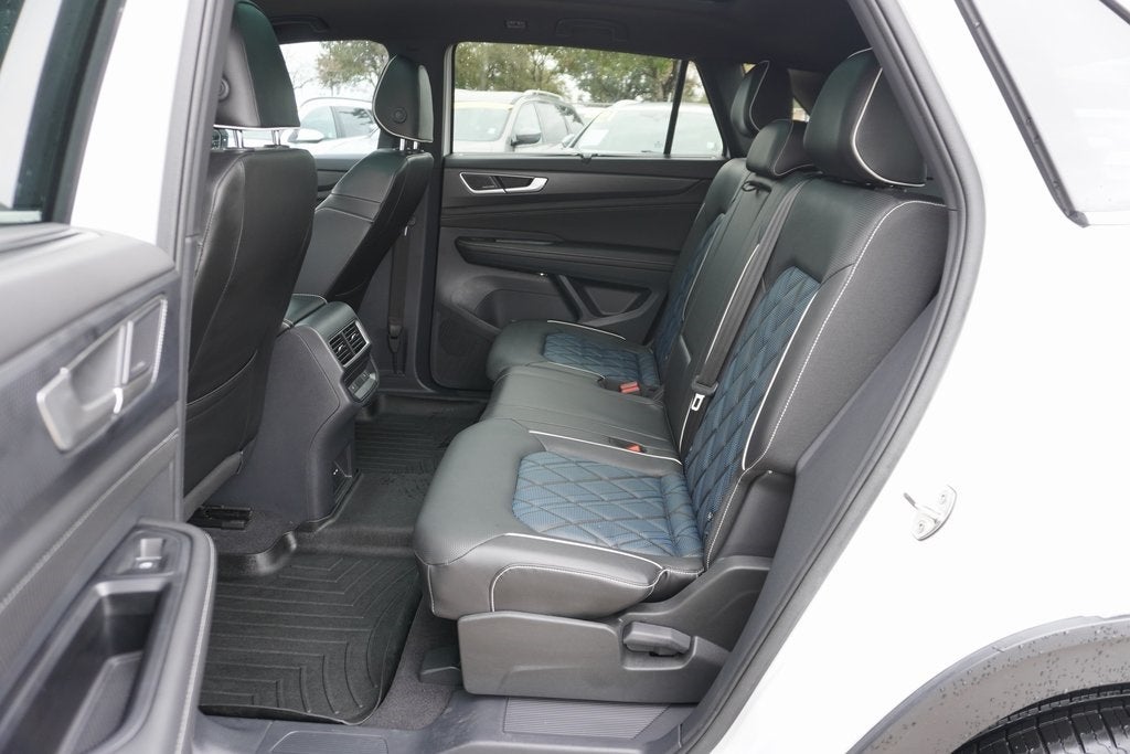 2024 Volkswagen Atlas Cross Sport 2.0T SEL Premium R-Line