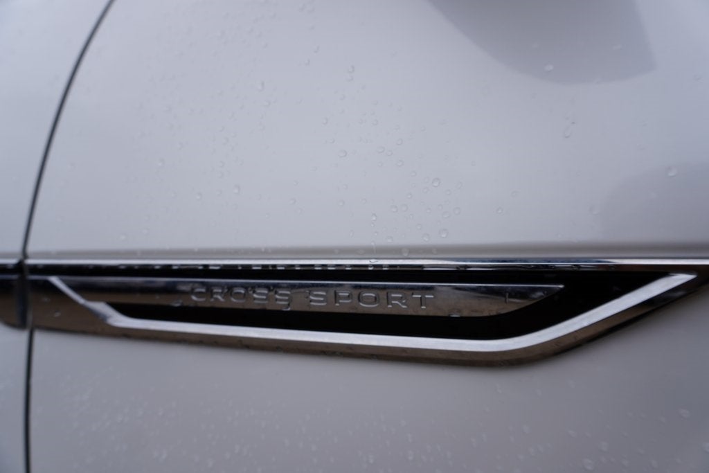 2024 Volkswagen Atlas Cross Sport 2.0T SEL Premium R-Line