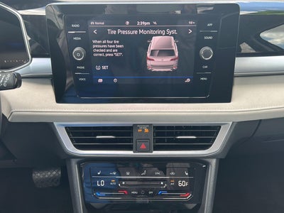 2025 Volkswagen Taos SE