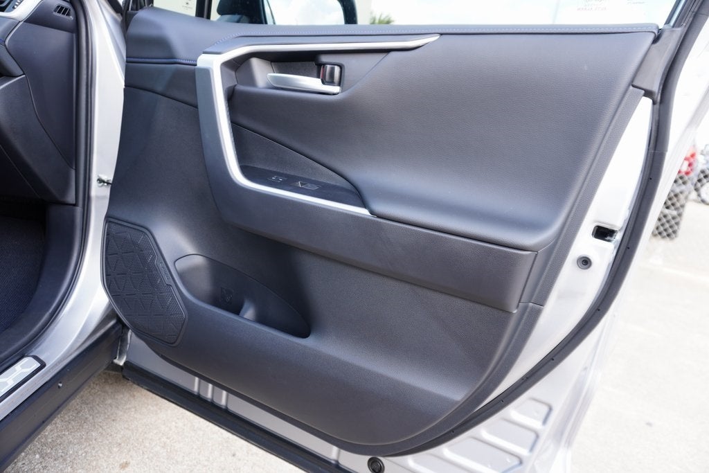 2025 Toyota RAV4 Hybrid XSE