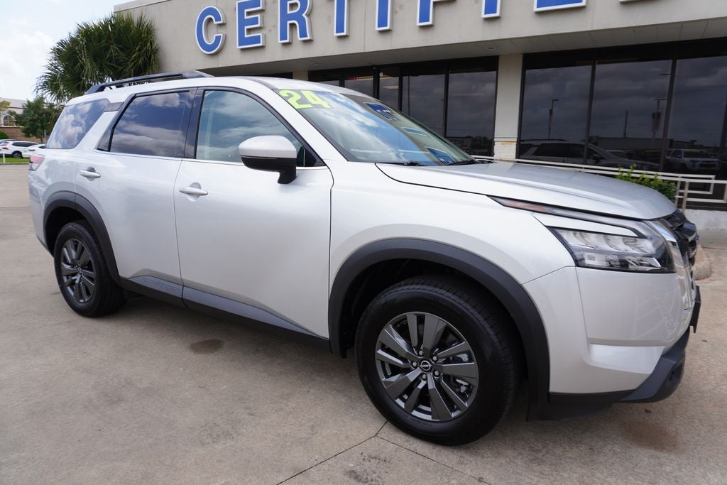 2024 Nissan Pathfinder SV