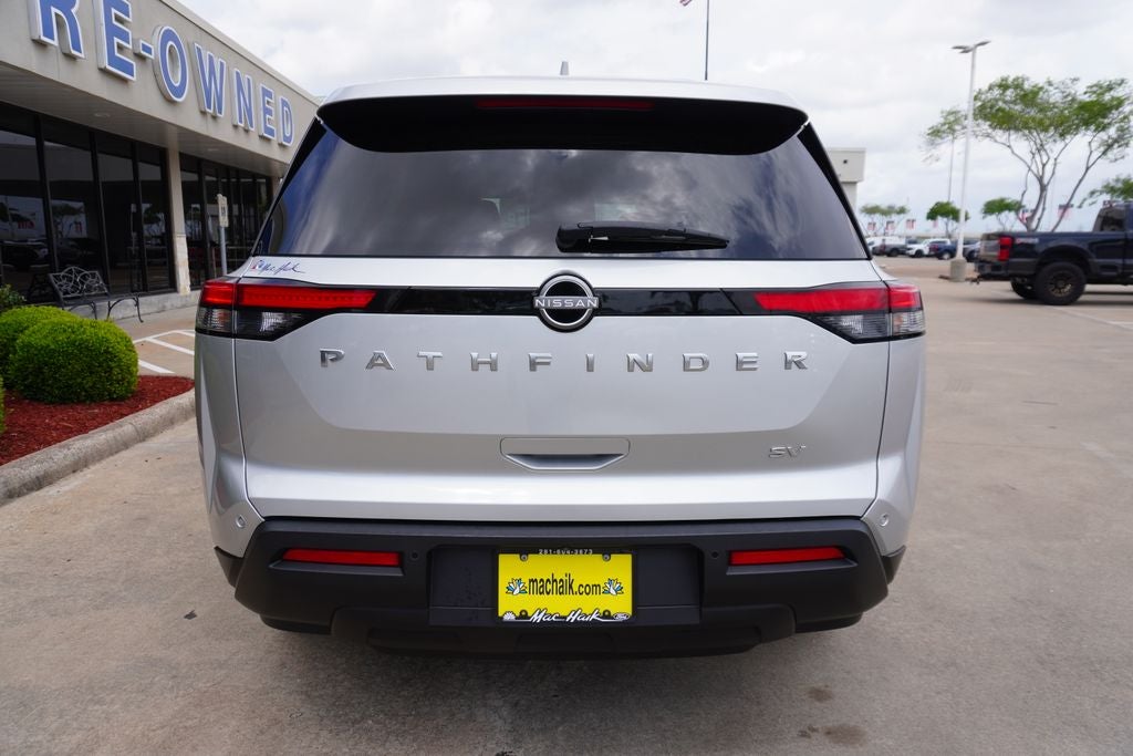 2024 Nissan Pathfinder SV