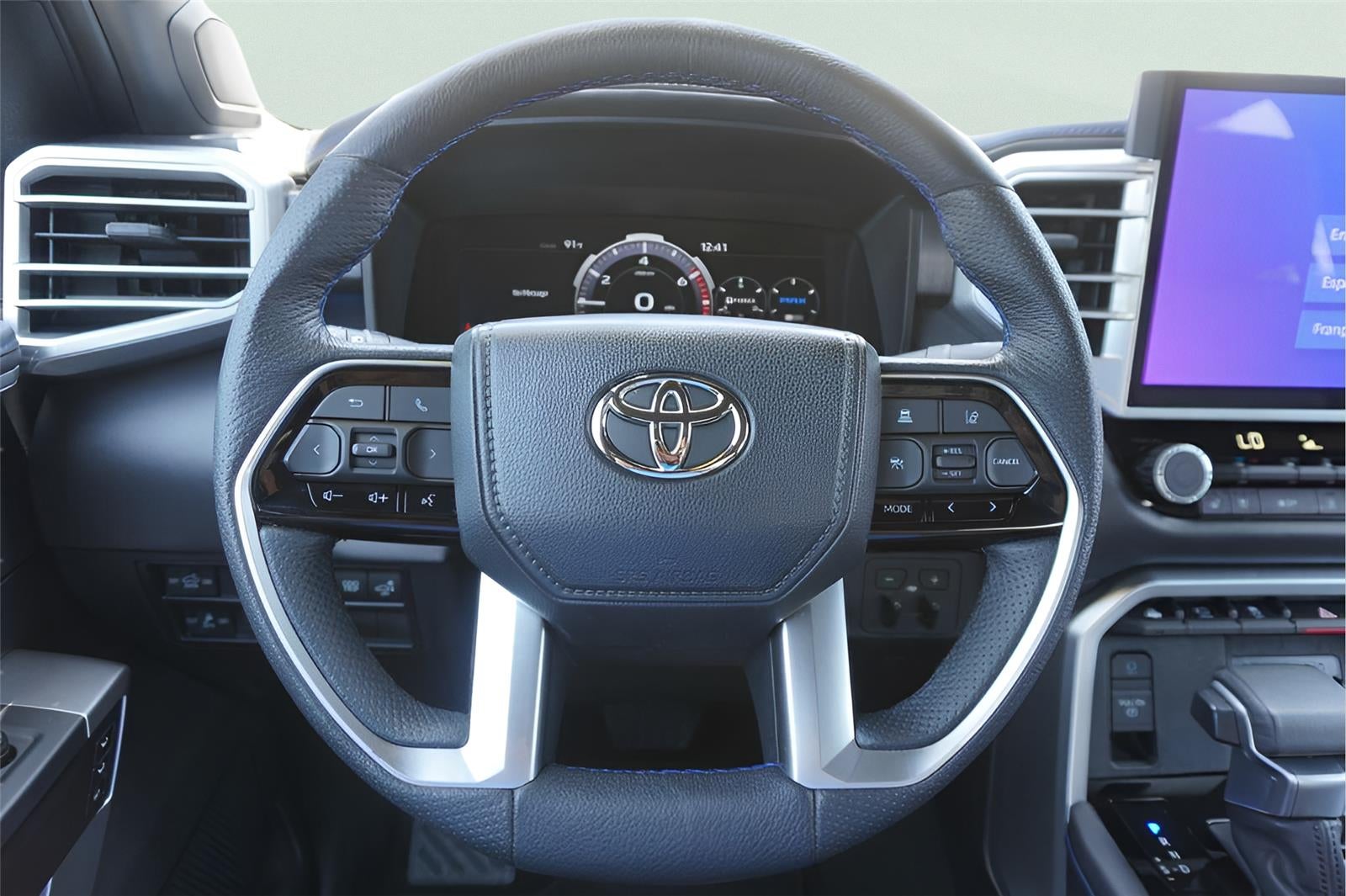 2023 Toyota Tundra Platinum HV
