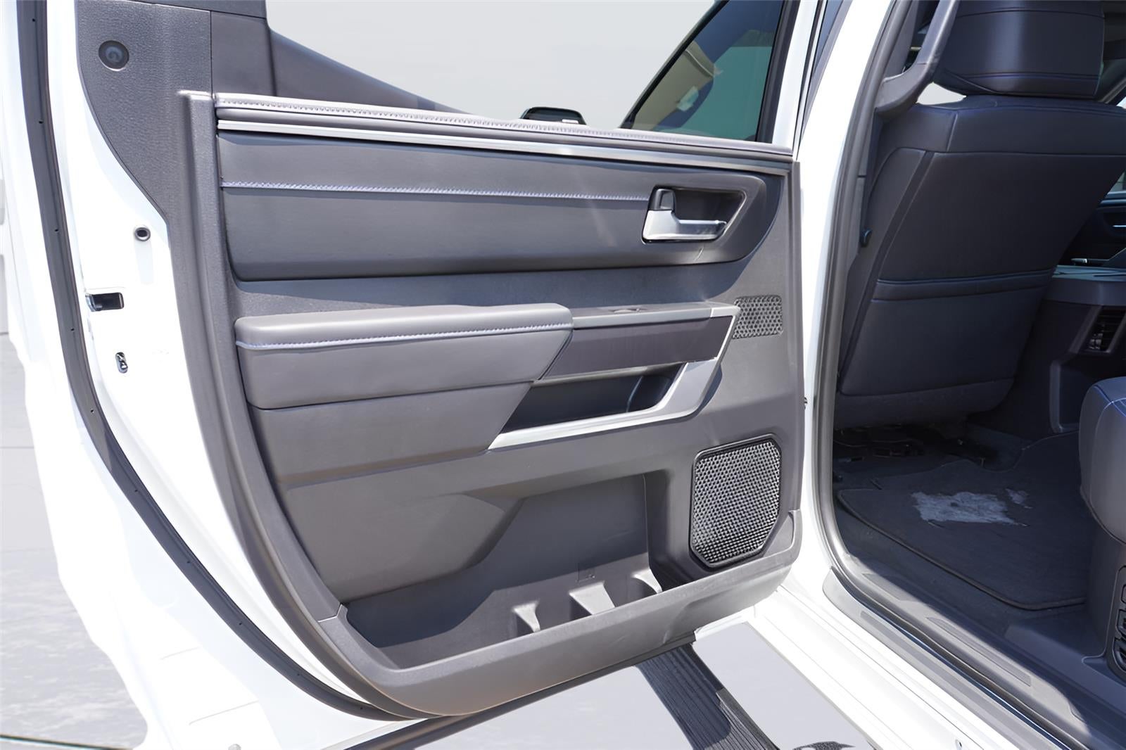 2023 Toyota Tundra Platinum HV