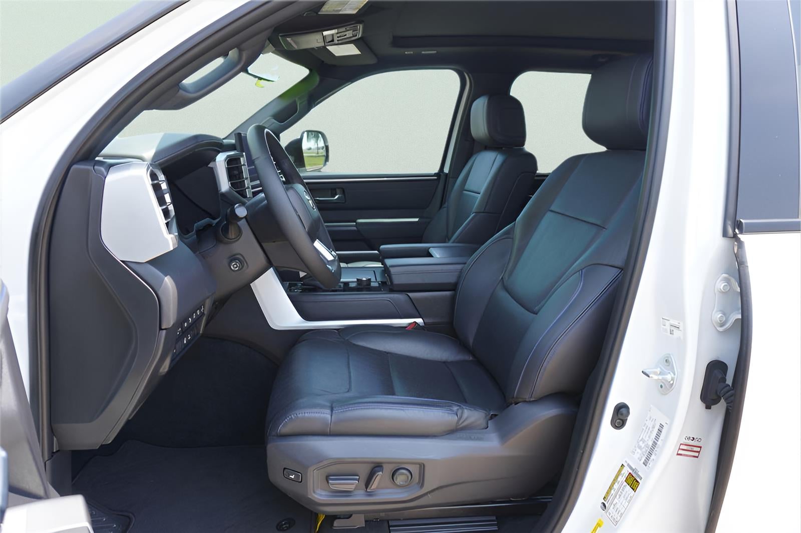 2023 Toyota Tundra Platinum HV
