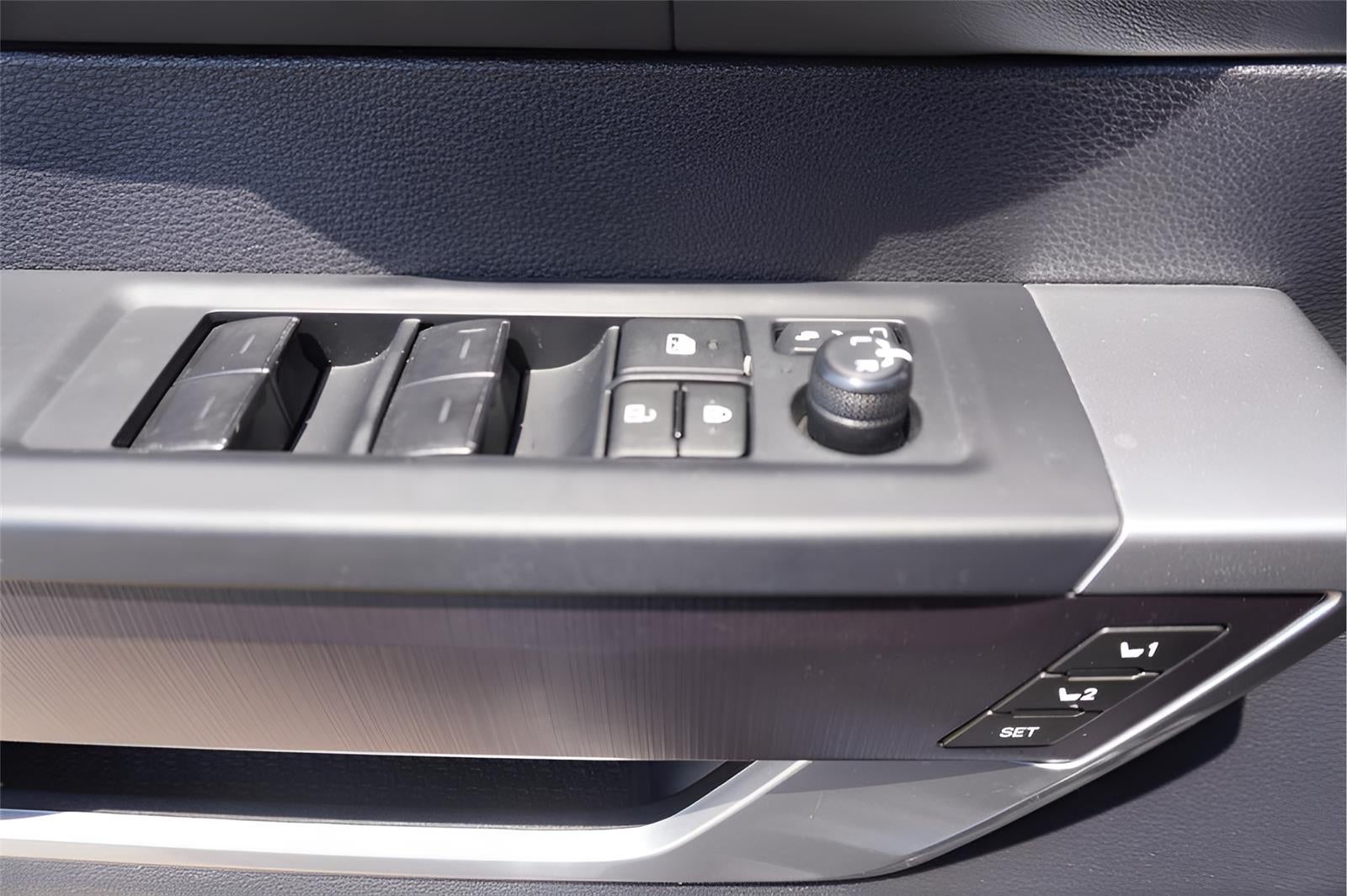 2023 Toyota Tundra Platinum HV