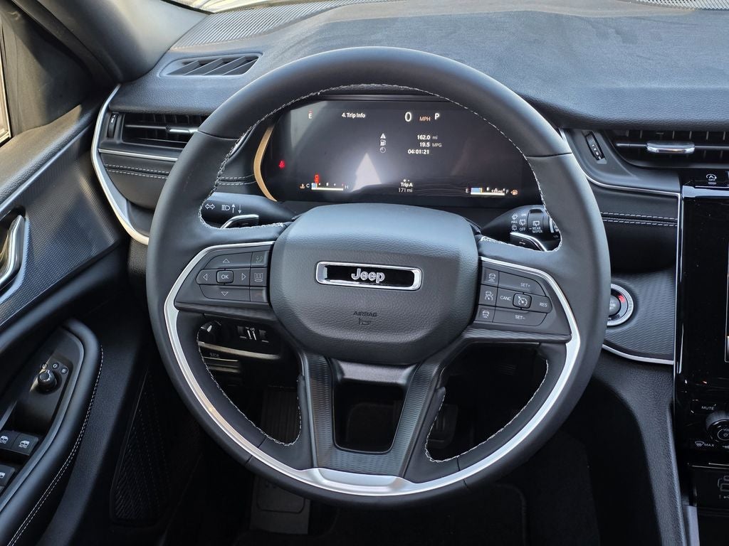 2025 Jeep Grand Cherokee Laredo X