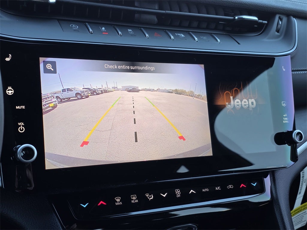 2026 Jeep Grand Cherokee Laredo