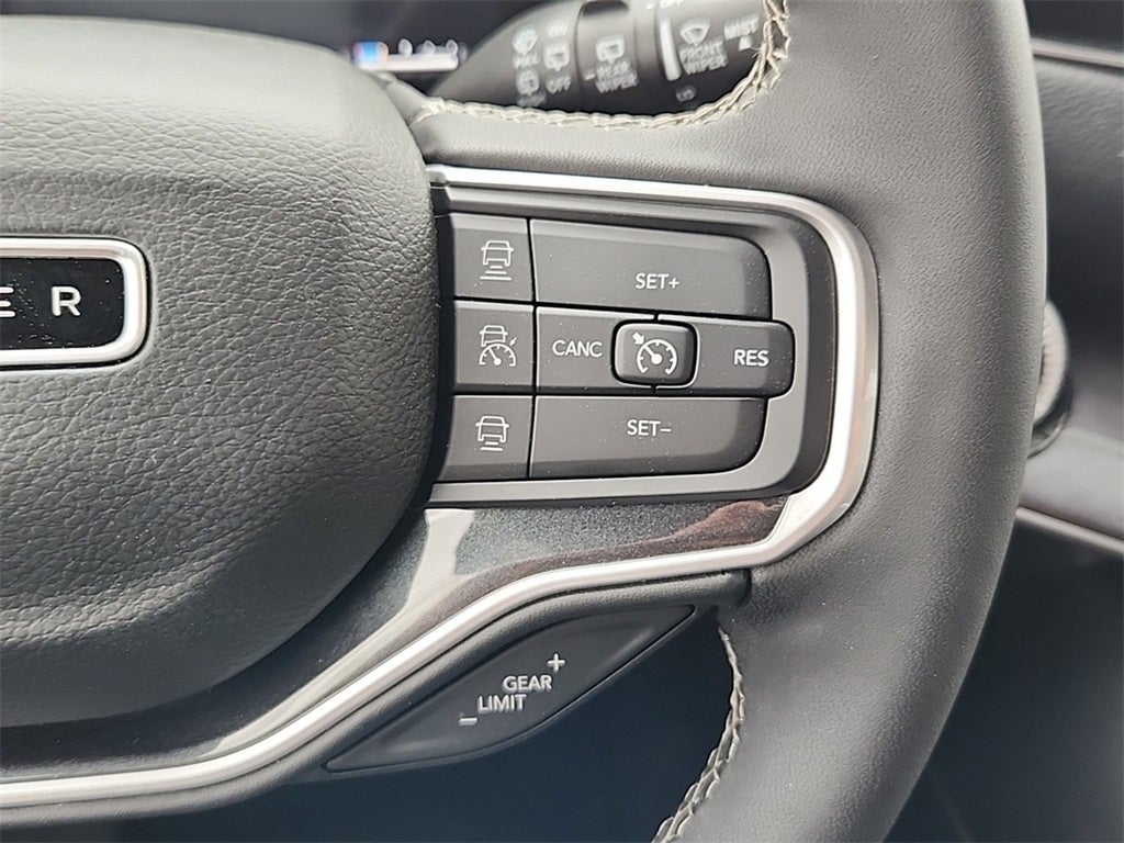 2024 Jeep Wagoneer L Base