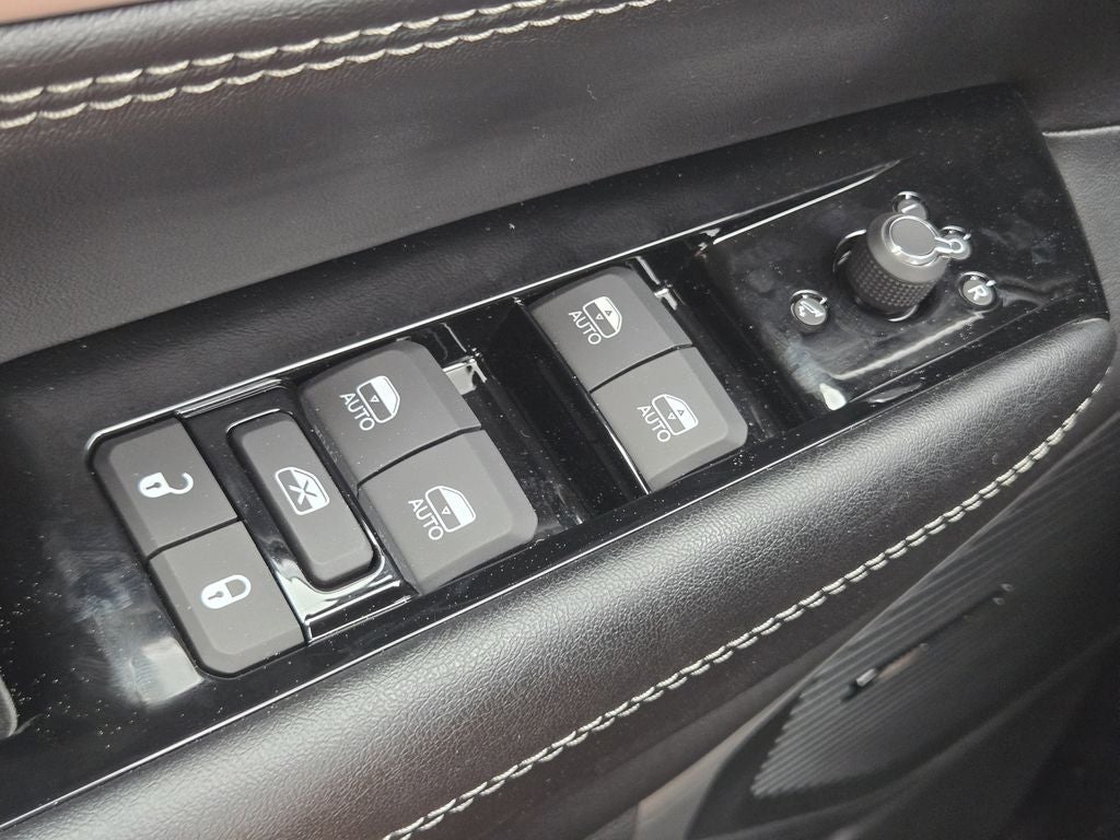 2026 Jeep Grand Wagoneer Base