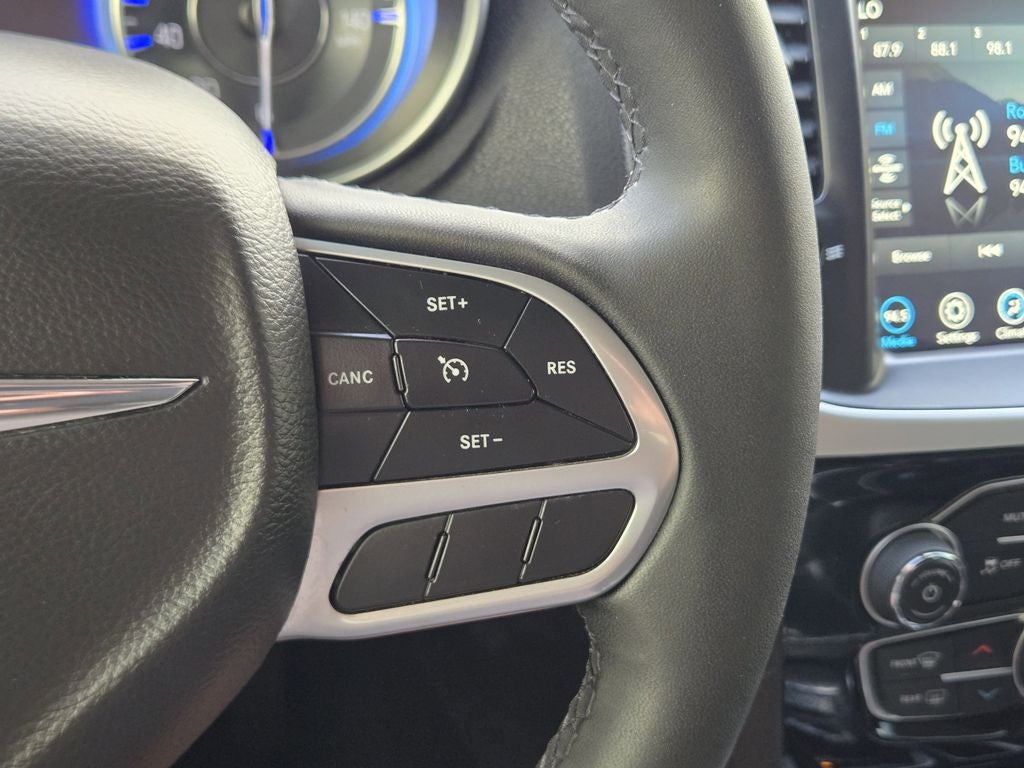 2023 Chrysler 300 Touring