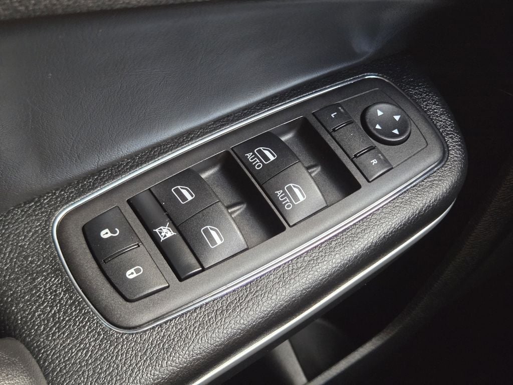 2023 Chrysler 300 Touring