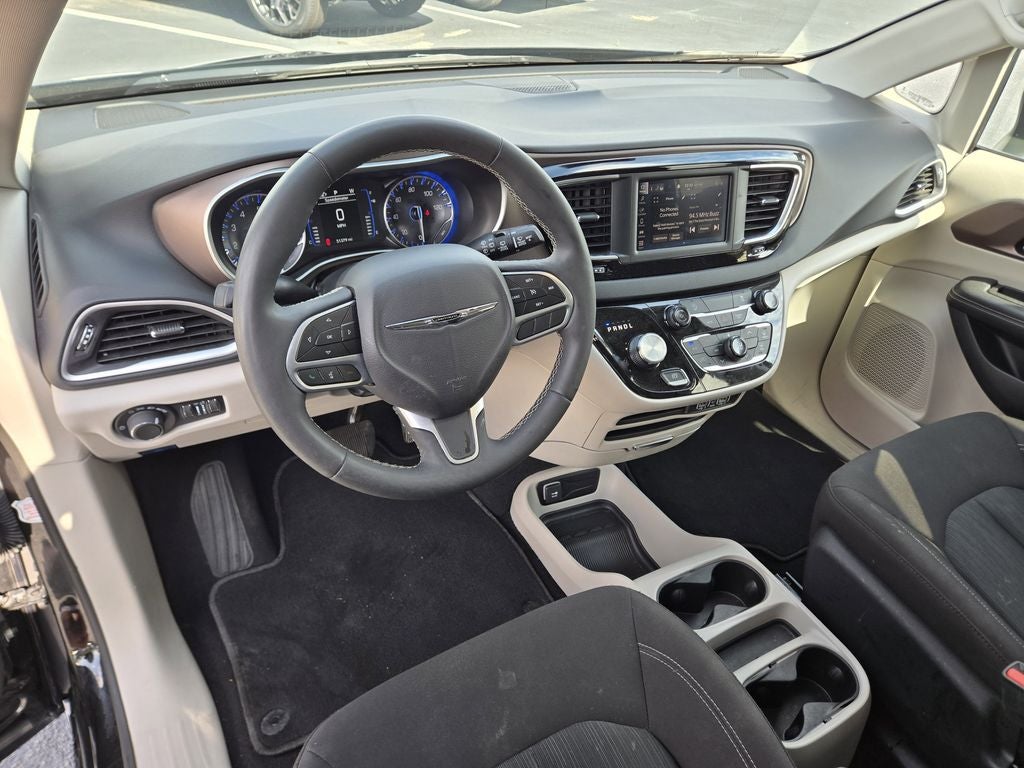 2024 Chrysler Voyager LX