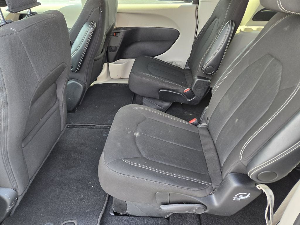 2024 Chrysler Voyager LX