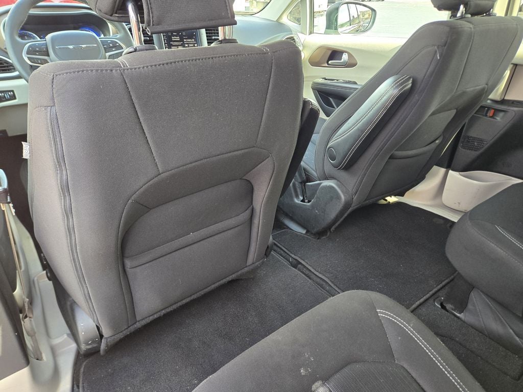 2024 Chrysler Voyager LX