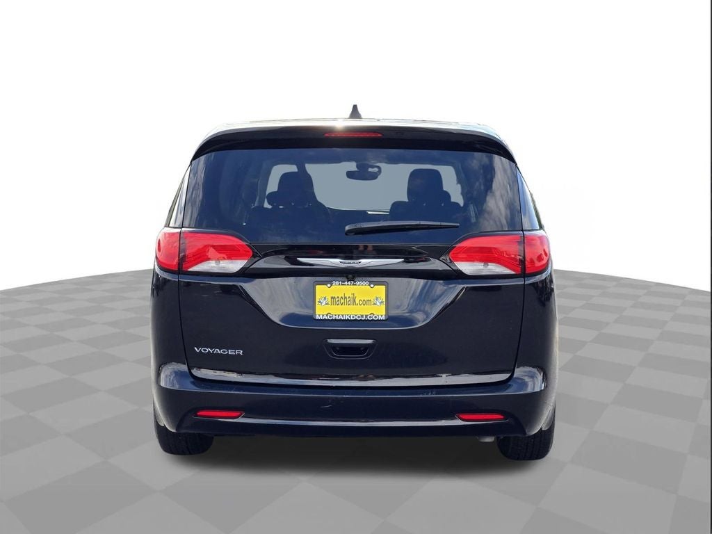 2024 Chrysler Voyager LX