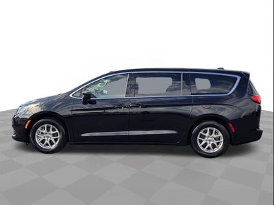 2024 Chrysler Voyager LX
