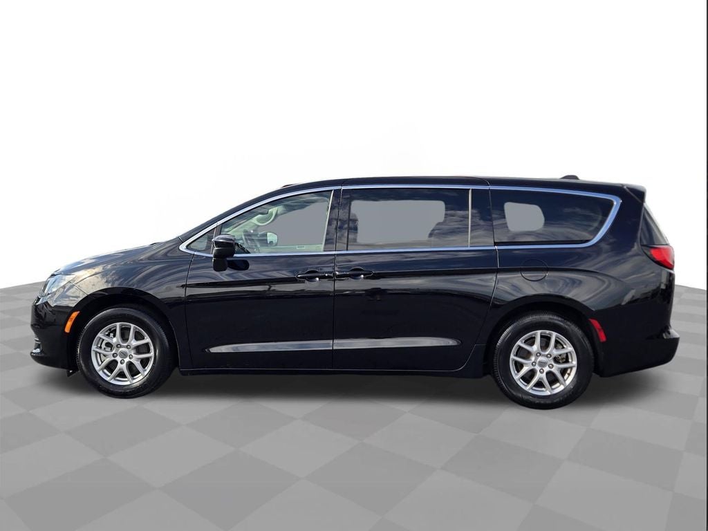 2024 Chrysler Voyager LX