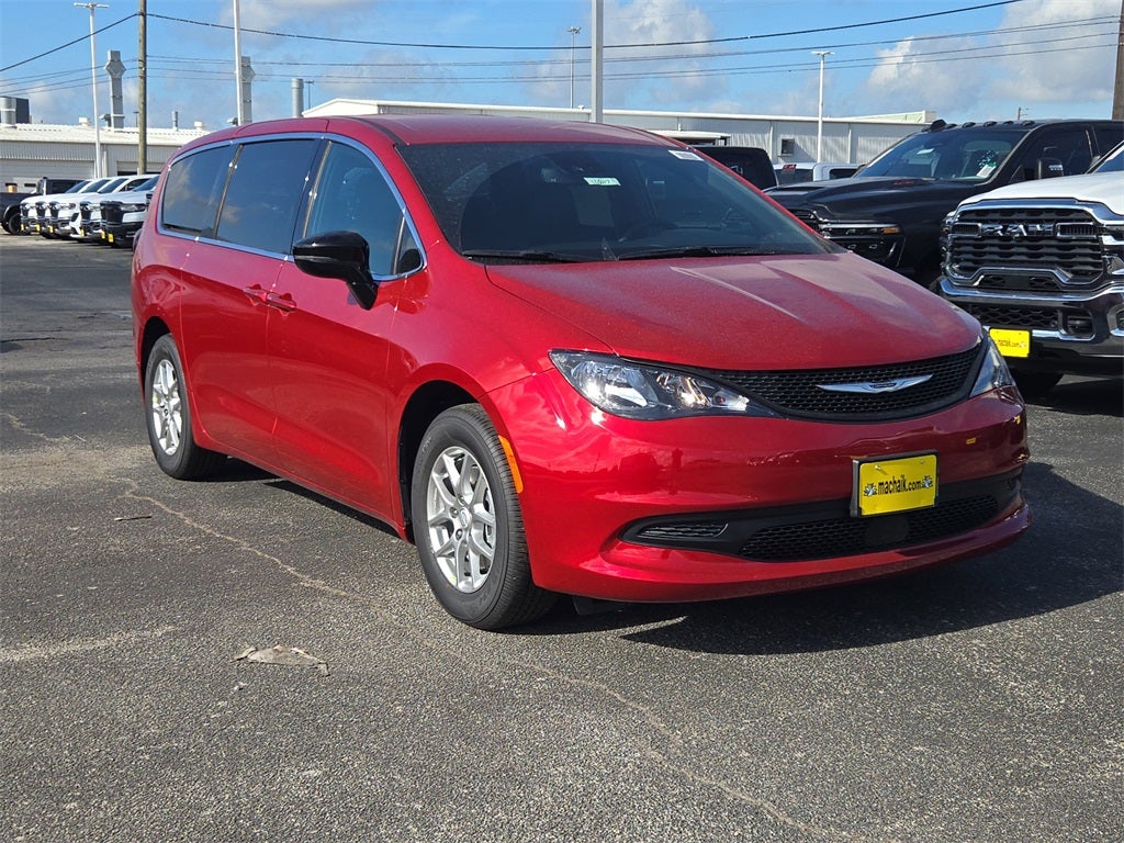 2025 Chrysler Voyager LX