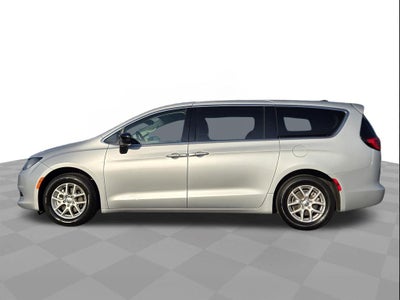 2024 Chrysler Voyager LX
