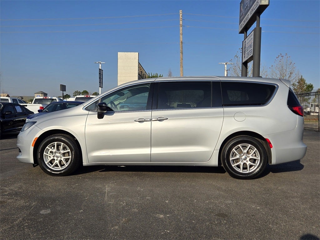 2024 Chrysler Voyager LX