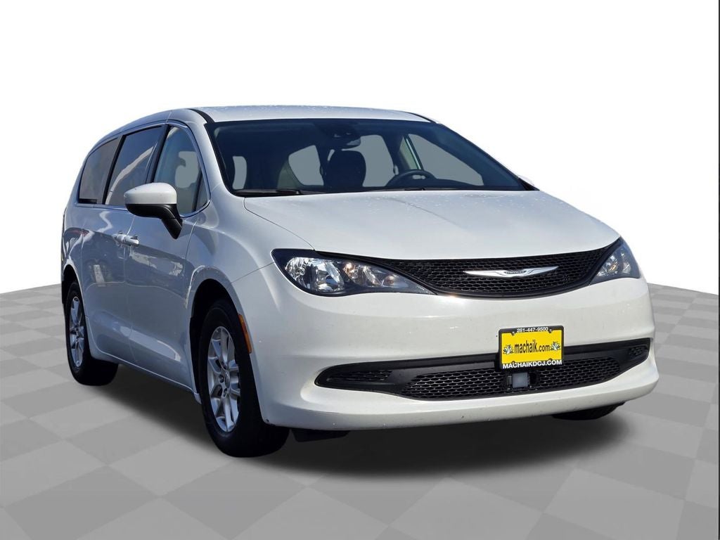 2023 Chrysler Voyager LX