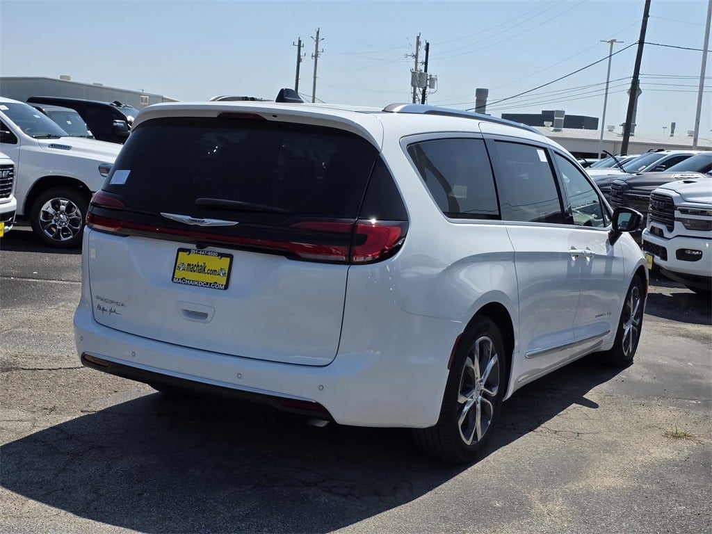 2026 Chrysler Pacifica Pinnacle
