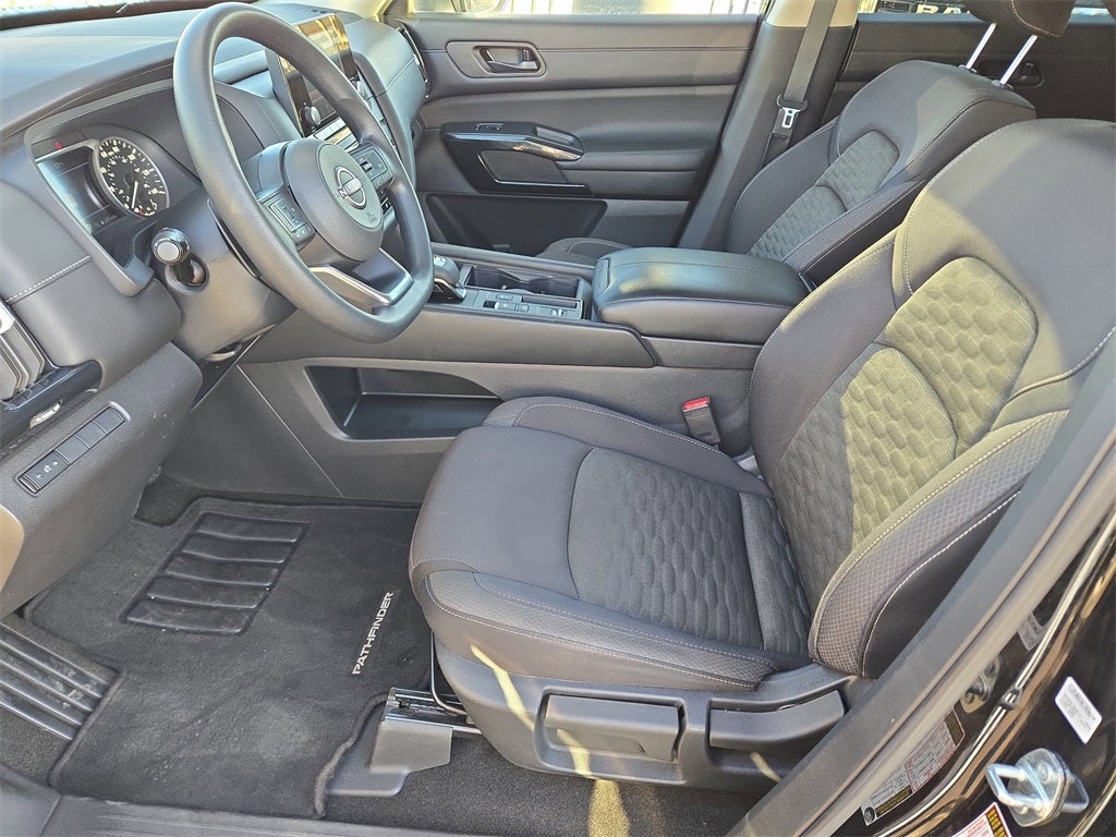 2023 Nissan Pathfinder S