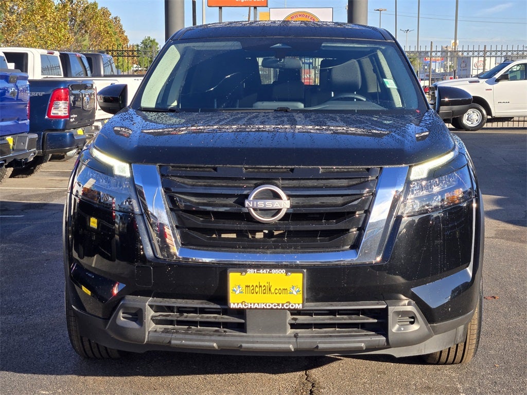 2023 Nissan Pathfinder S