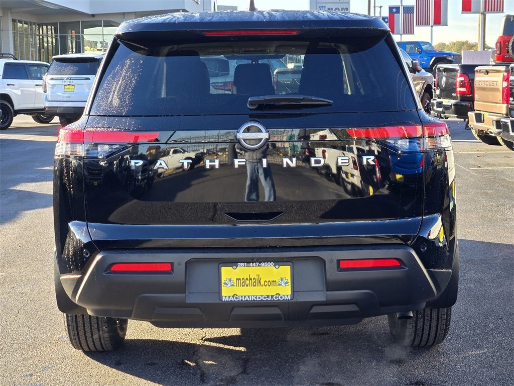 2023 Nissan Pathfinder S