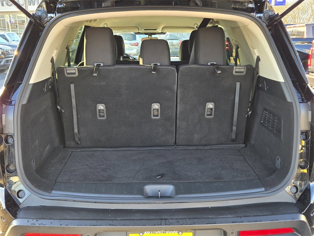 2023 Nissan Pathfinder S